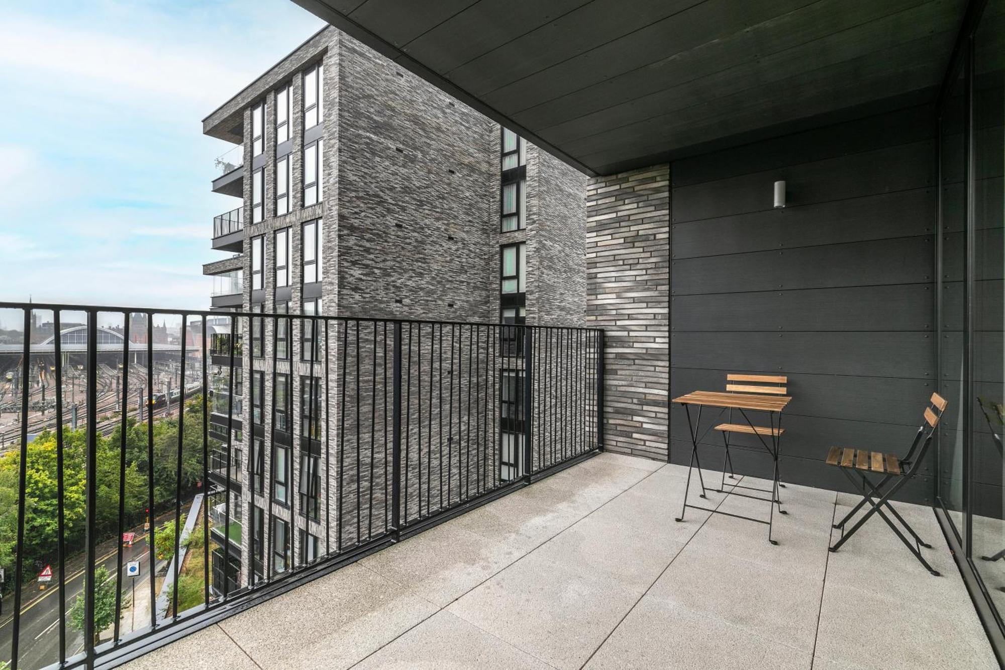 Kings Cross - Luxury 3 Bed Apartment, Private Balcony Londra